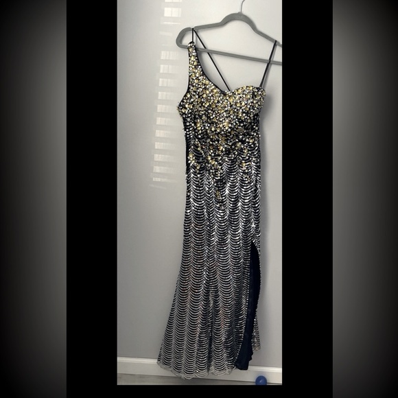 Dress disney forever enchanted prom size 4 - Picture 3 of 9